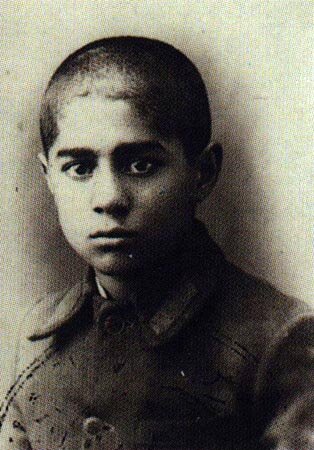 تصویری از دوره نوجوانی اخوان ثالث