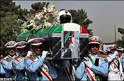 تشییع پیکر حسین لشگری از مقابل فرماندهی ستاد نیروی هوایی ارتش برای خاکسپاری در بهشت زهرا