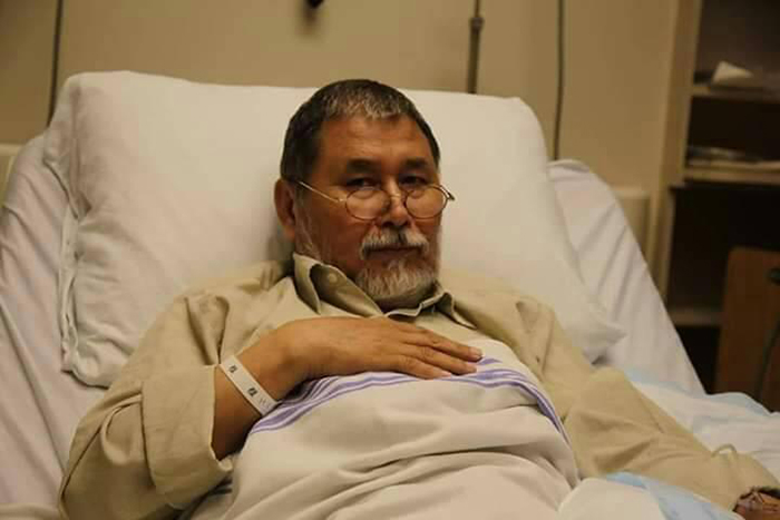 تصویری از بصیراحمد دولت‌آبادی در بیمارستان در کانادا