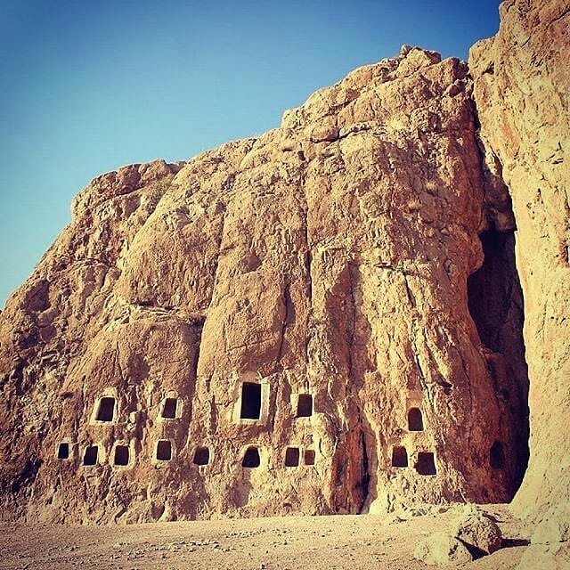 بردگوری یا گورهای باستانی سنگی