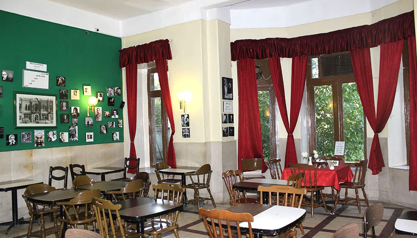 کافه نادری، پاتوقی برای بزرگان ادبیات ایران