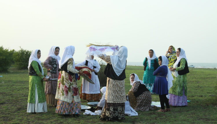 برگزاری جشن خرمن توسط بانوان گیلانی