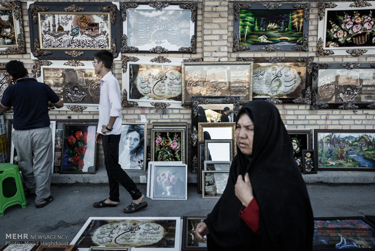 شلوغ بازار مهاجران افغانستانی در شهر گلشهر در حاشیه مشهد