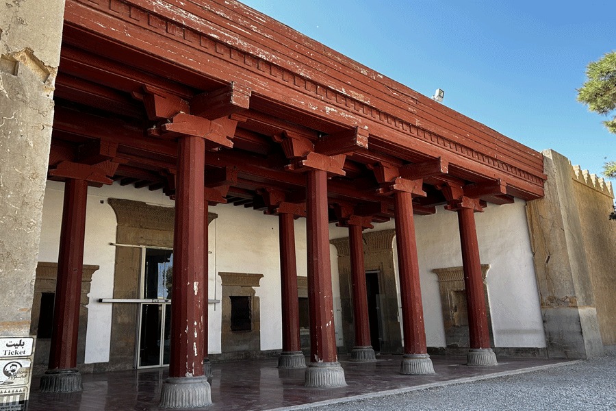 کاخ حرمسرا در مجموعه تخت‌جمشید