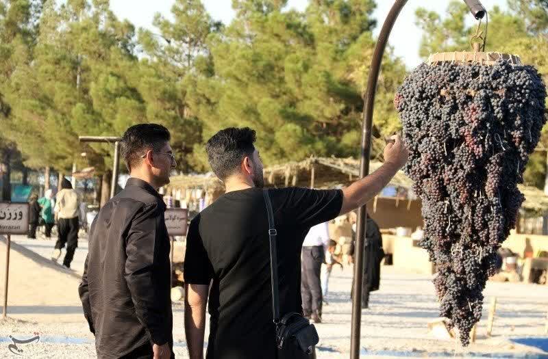 هشتمین جشنواره انگور در ارومیه