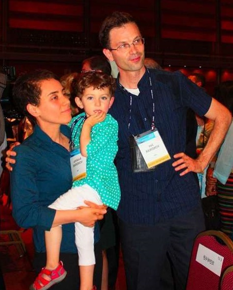 مریم میرزاخانی به همراه همسر و فرزندش