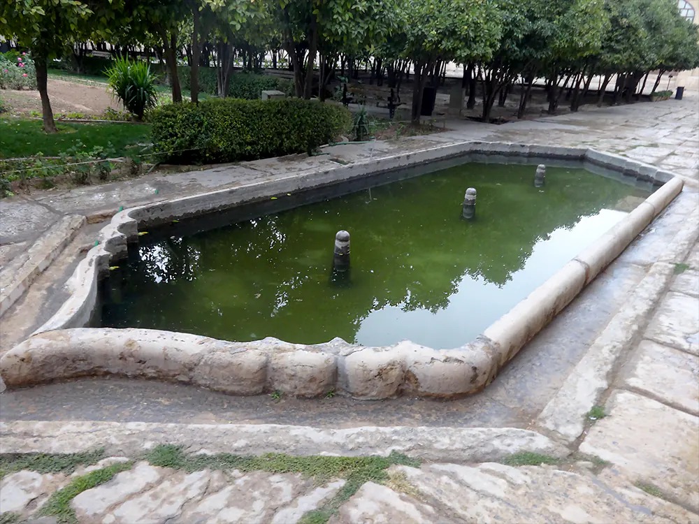 حوض ارگ کریمخان