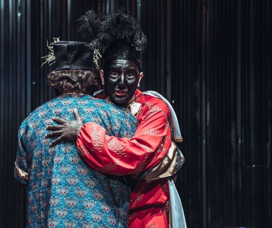 تئاتر «تخت و خنجر» -سیاه‌بازی