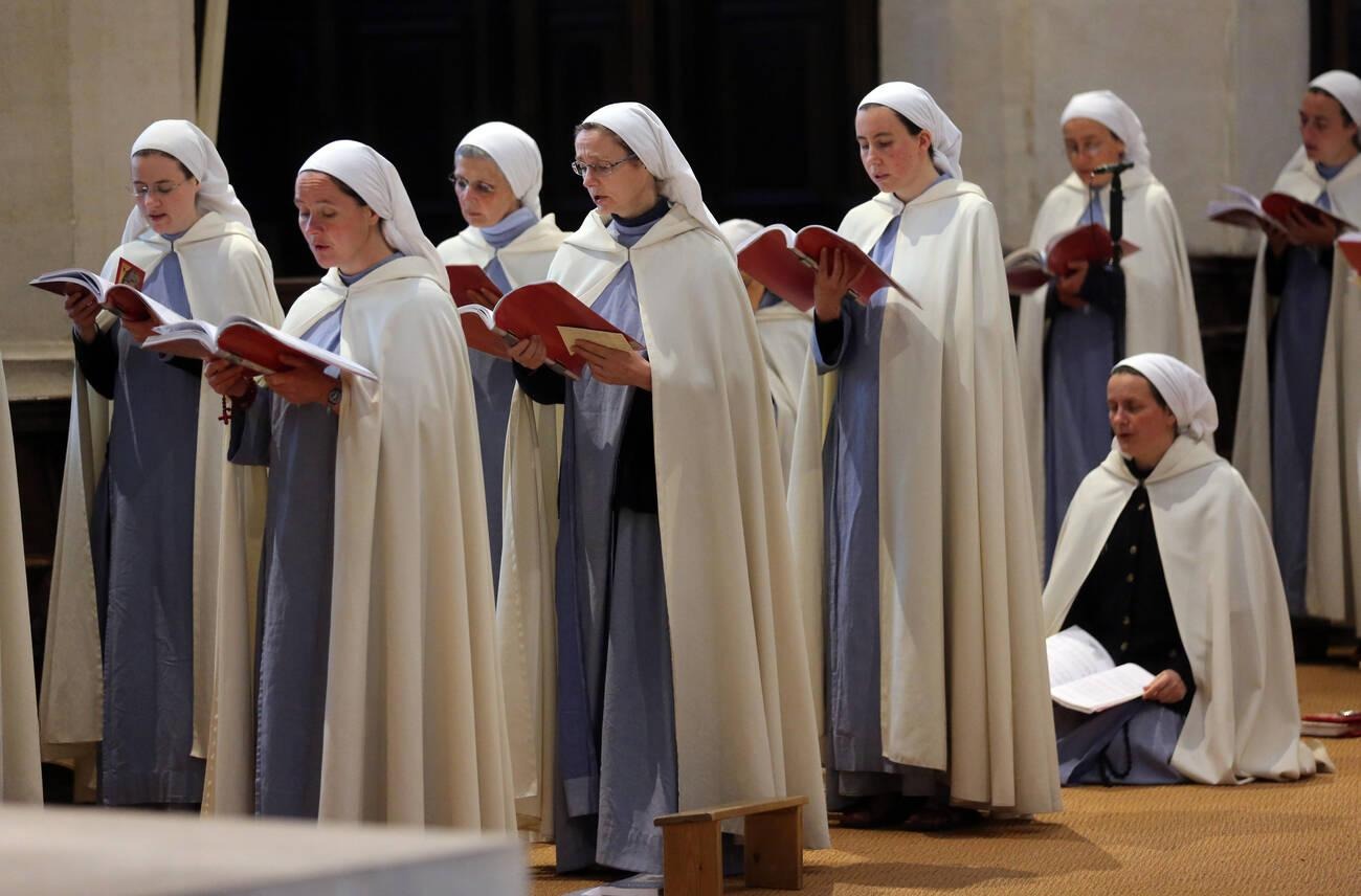 خواهران کاتولیک رومی-کلیسای کاتولیک رومی سنت ژروا، پاریس، فرانسه