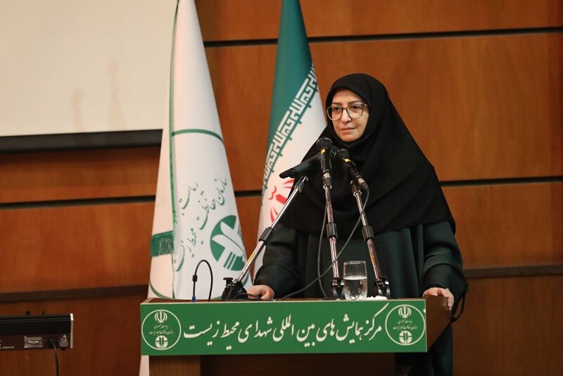 شینا انصاری از روابط عمومی سازمان حفاظت محیط‌زیست در مراسم گرامیداشت میلاد حضرت فاطمه زهرا و روز زن