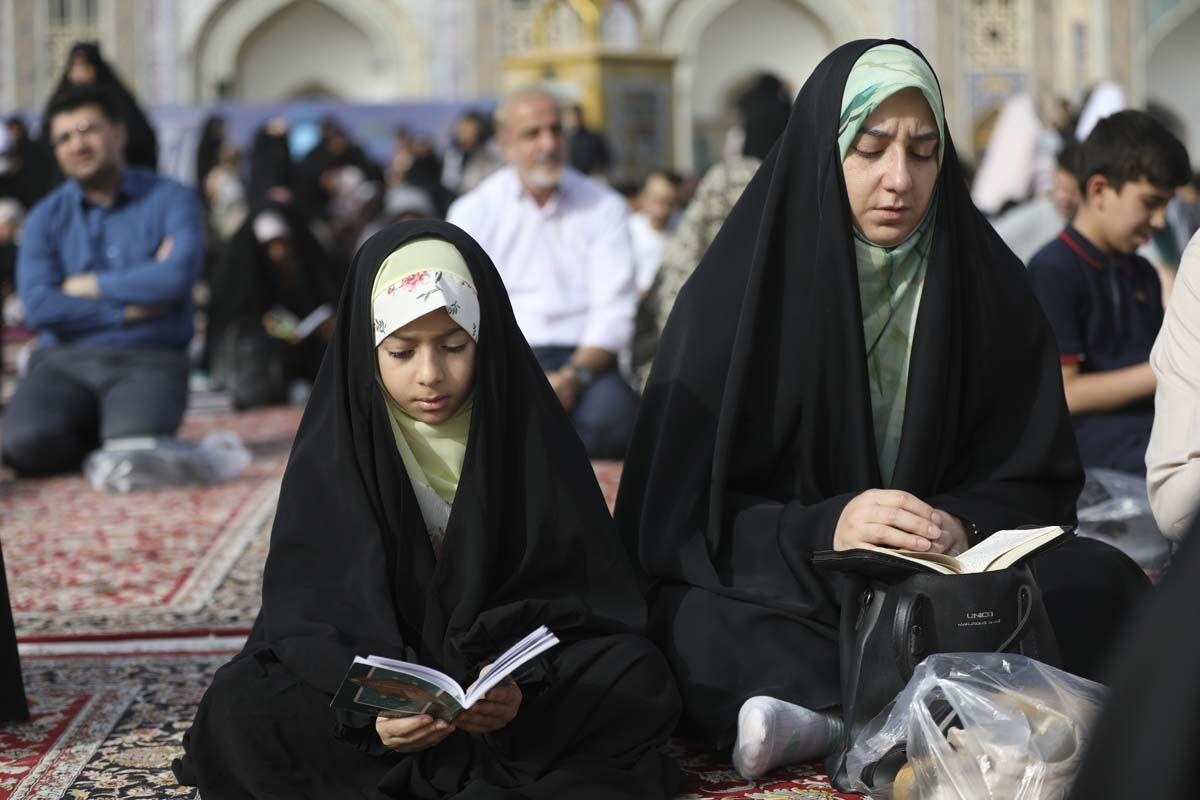 مراسم دعای عرفه در حرم امام رضا (ع)