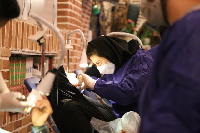 ارائه خدمات داندان‌پزشکی به اقشار آسیب‌پذیر در تکیه‌گاه آقا مرتضی علی با همکاری قرارگاه جهادی الکفیل