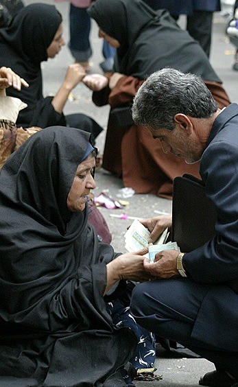 زنان فالگیر