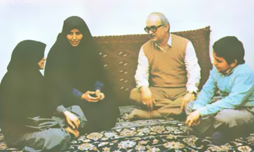 مشورت با زنان و دختران در یک خانواده ایرانی