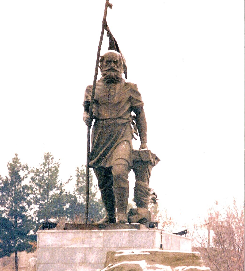 تندیس کاوه آهنگر در میدان آزادی اصفهان