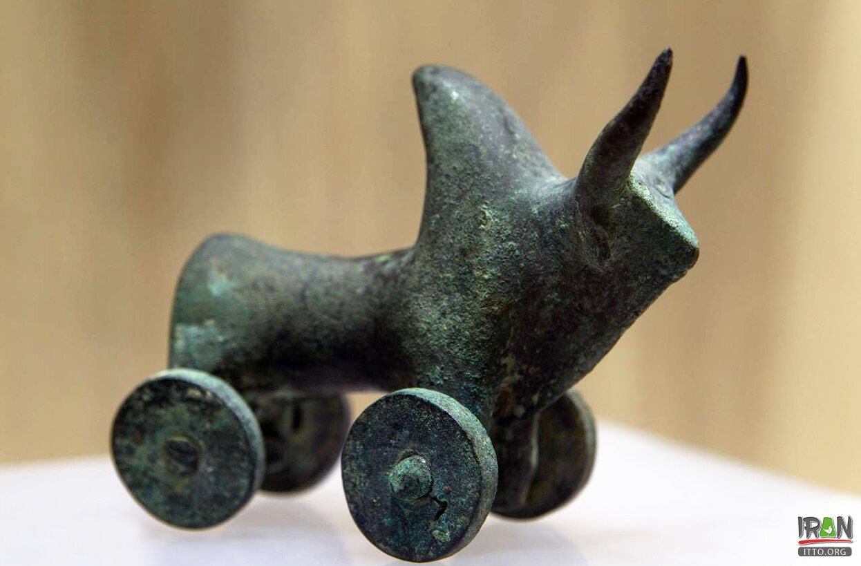 چهارچرخهٔ مفرغی کشف‌شده در مارلیک، نزدیک رودبار استان گیلان