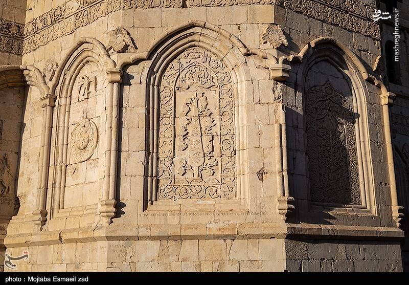 نمونه‌ای از حجاری‌های قره کلیسا