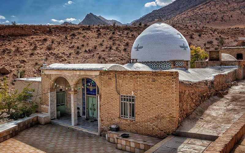 زیارتگاه بانو پارس