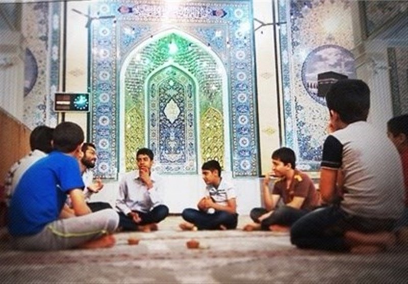 حضور نوجوانان در حلقه‌های معرفتی و تربیتی مسجد