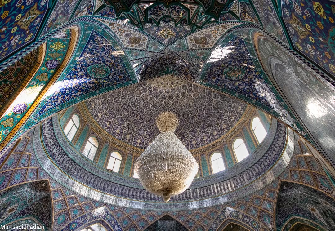 نمایی از داخل گنبد مسجد اعظم
