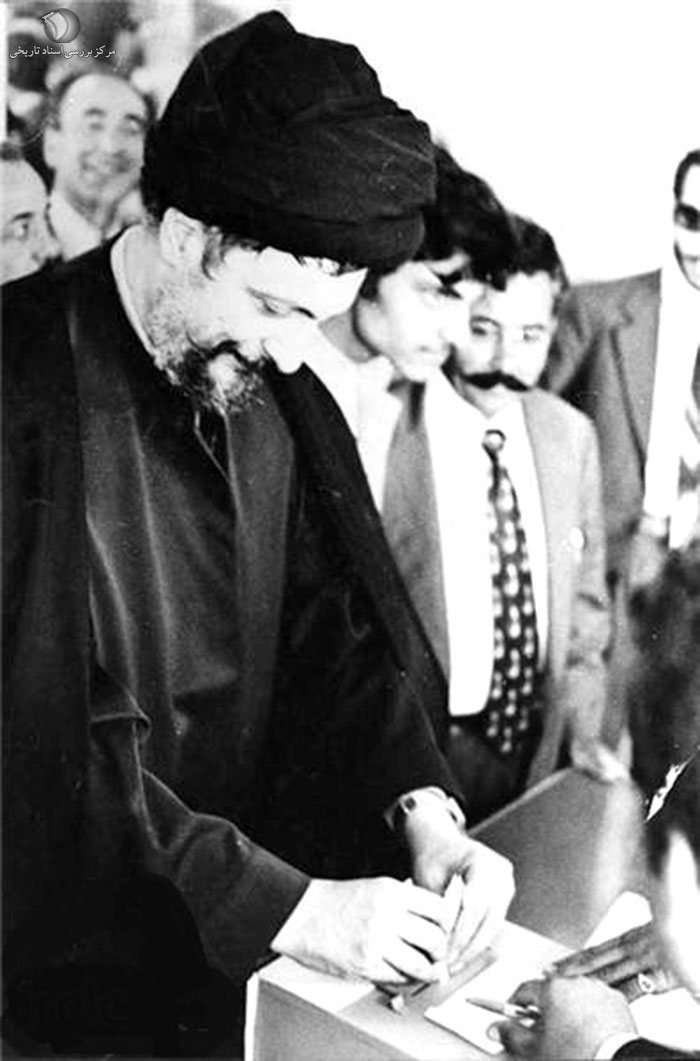 امام موسی صدر در مراسم انتخابات مجلس اعلای شیعیان لبنان