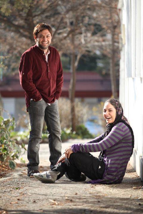 رویا و نریمان در سکانسی از فیلم برف روی کاج‌ها