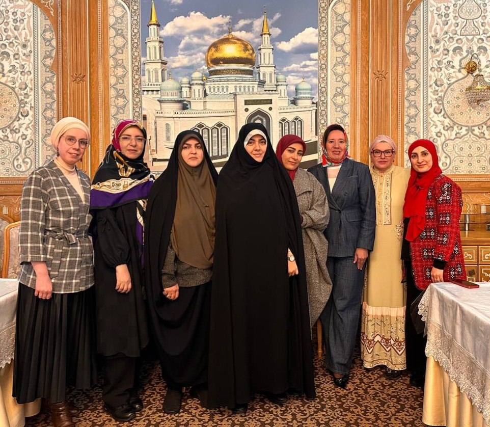 زنان فعال مسلمان در اجلاس «زن هزاره سوم» در مسجد جامع مسکو روسیه