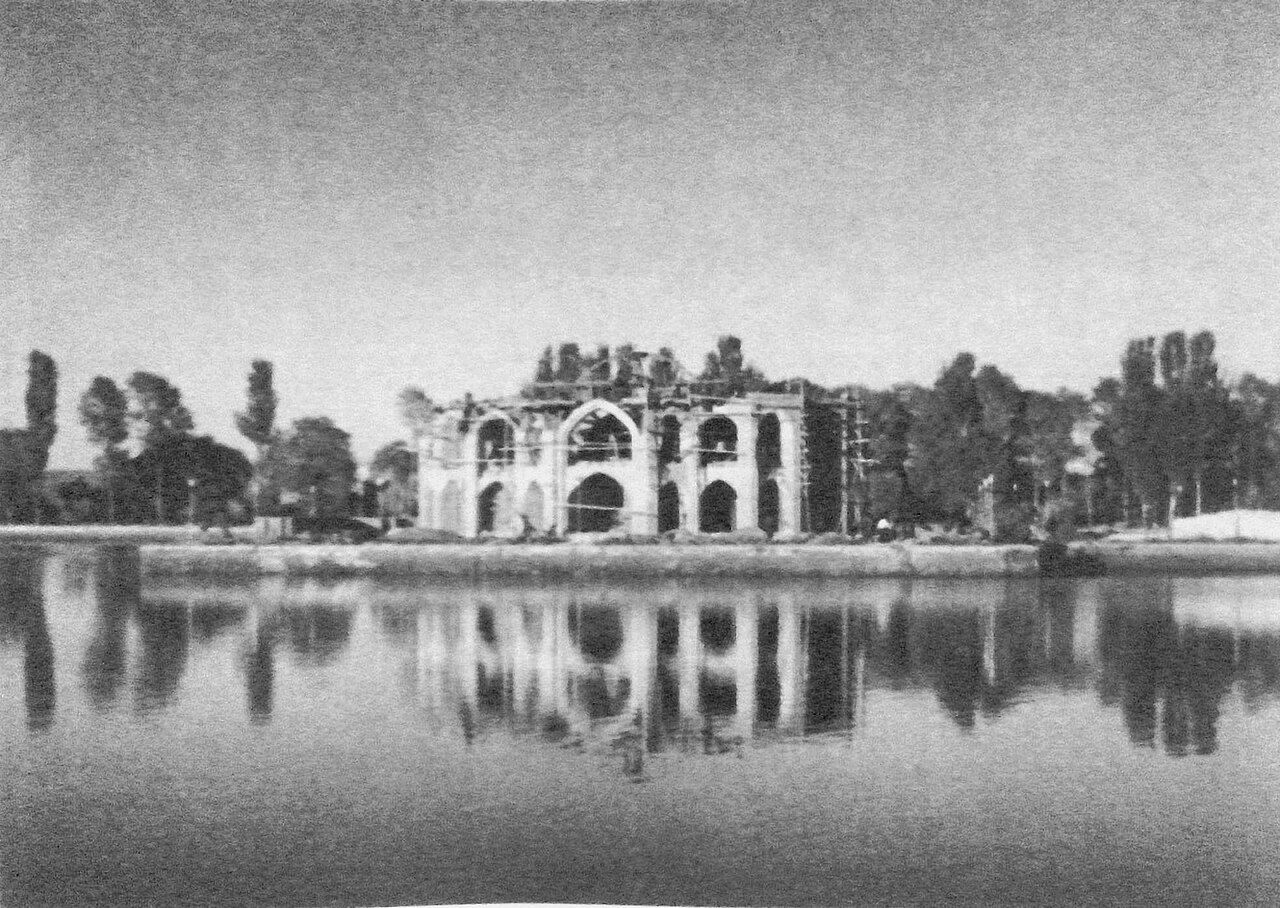 عمارت ائل‌گلی در حال ساخت