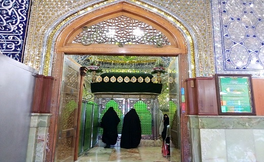 نمایی از ضریح سید جلال‌الدین اشرف