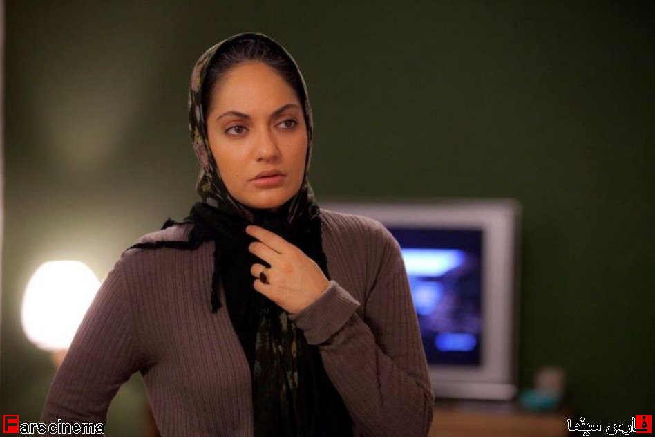 سکانسی از فیلم برف روی کاج‌ها