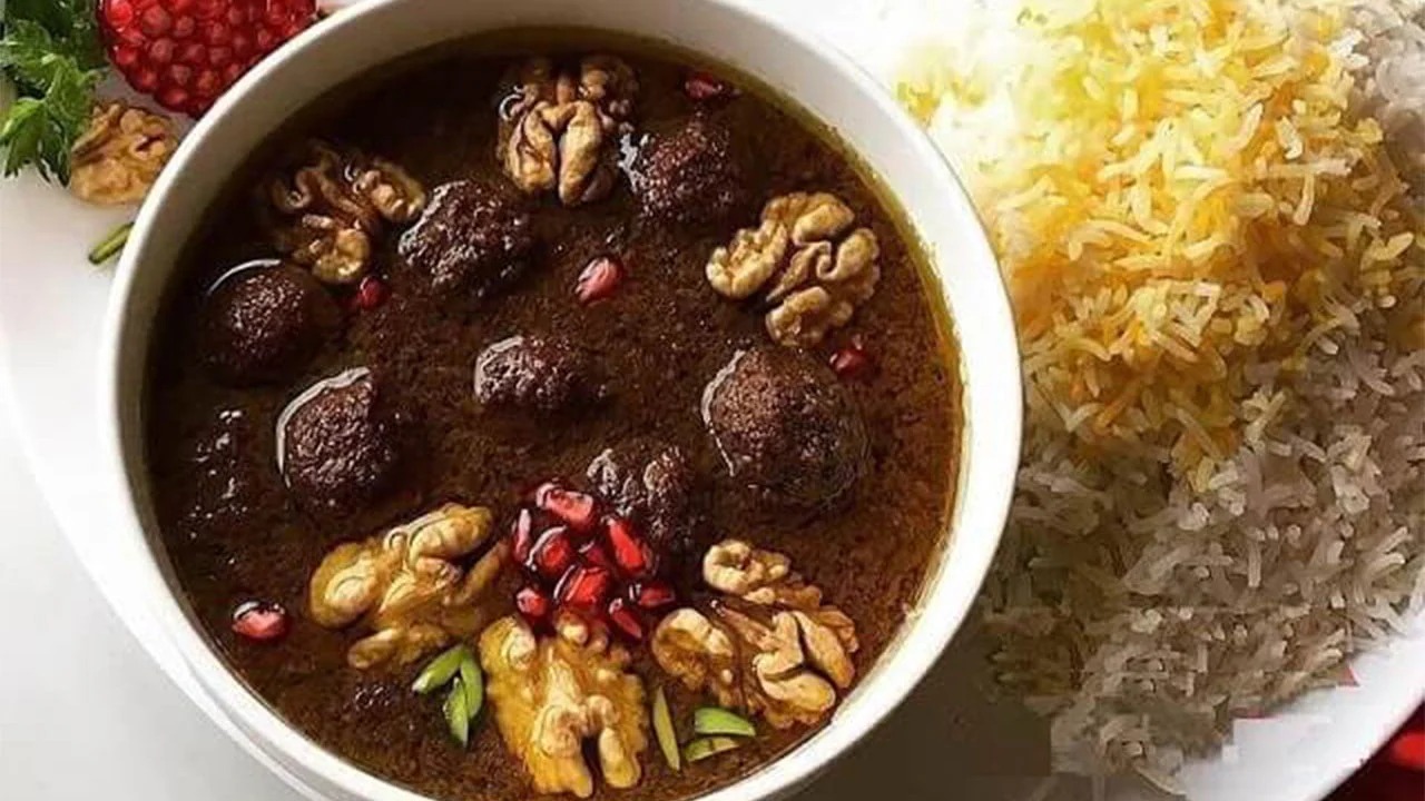 خورش فسنجان با گوشت قلقلی