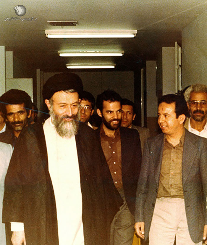 آیت‌الله بهشتی به همراه شهید درخشان