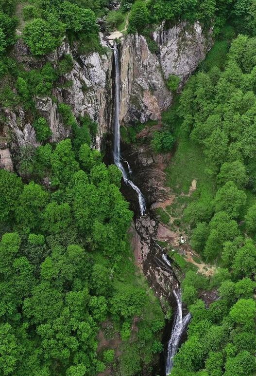 آبشار لاتون در استان گیلان