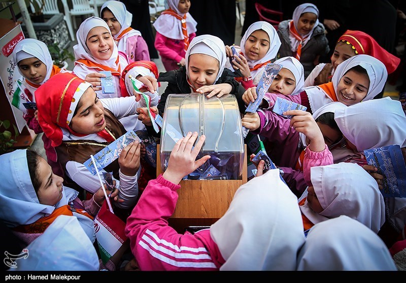 دانش‌آموزان اصفهانی در جشن نیکوکاری