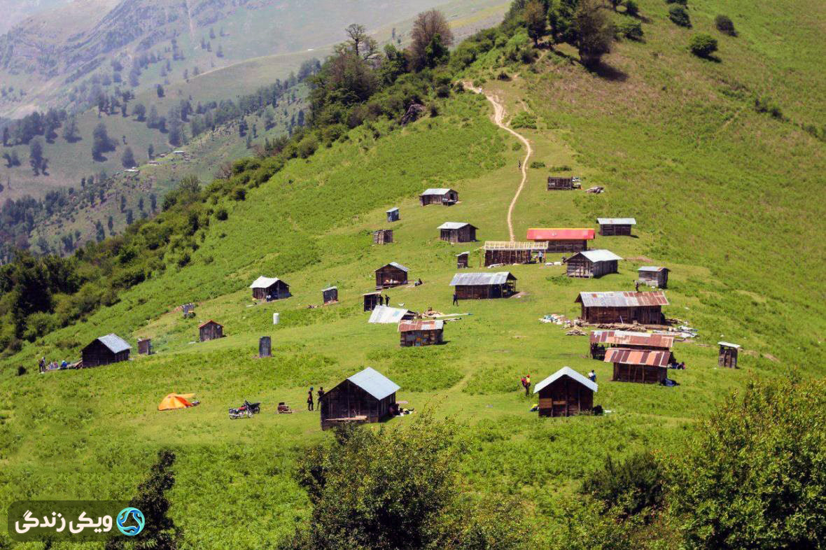 کلبه‌های چوبی رنگارنگ روستای اولسبلنگاه