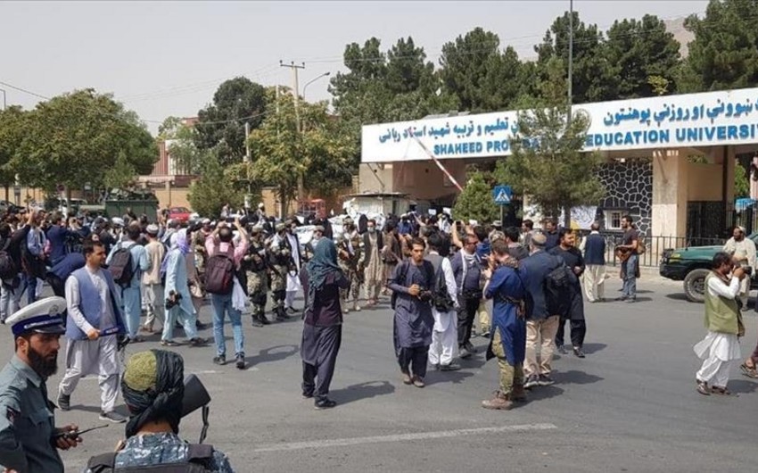 طالبان برخی از دانشگاه‌های عمومی را در افغانستان دوباره بازگشایی کرد.