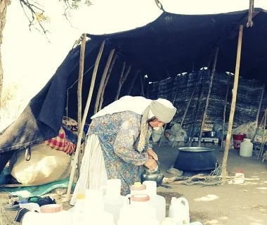 استفاده از سیاه چادر به‌عنوان آشپزخانه در ایل بختیاری