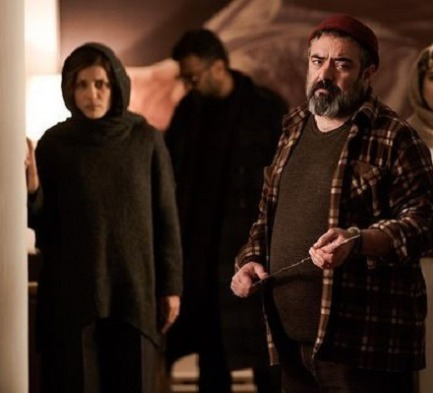 بازنمایی پدیده شوگرددی در سریال «گردن‌زنی»، حسن معجونی در کنار هلن نقی‌لو