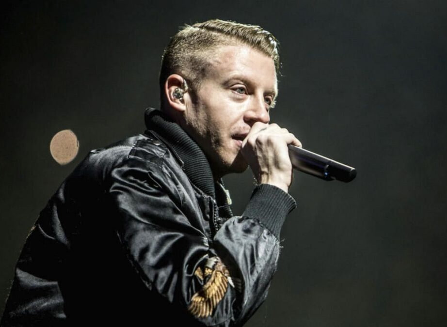 «بنجامین هاموند هگرتی» رپر سرشناس آمریکایی با نام هنری «مک‌کلمور»