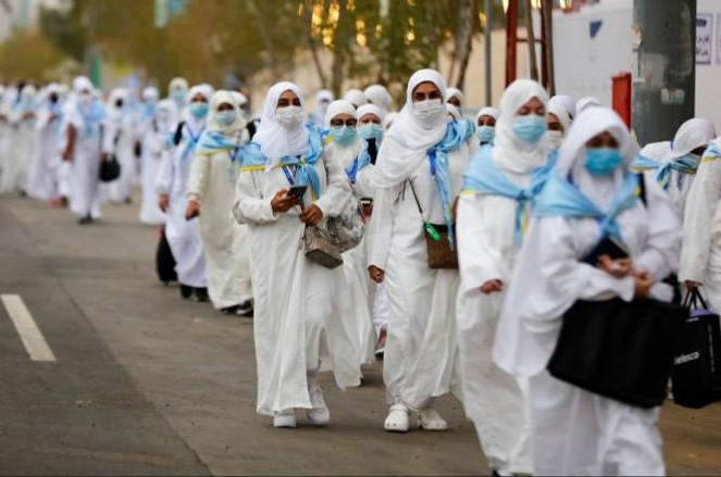 زنان با لباس احرام