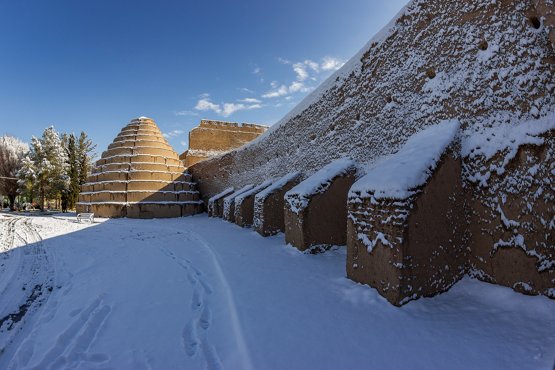 یخدان‌های دوقلو__سیرجان