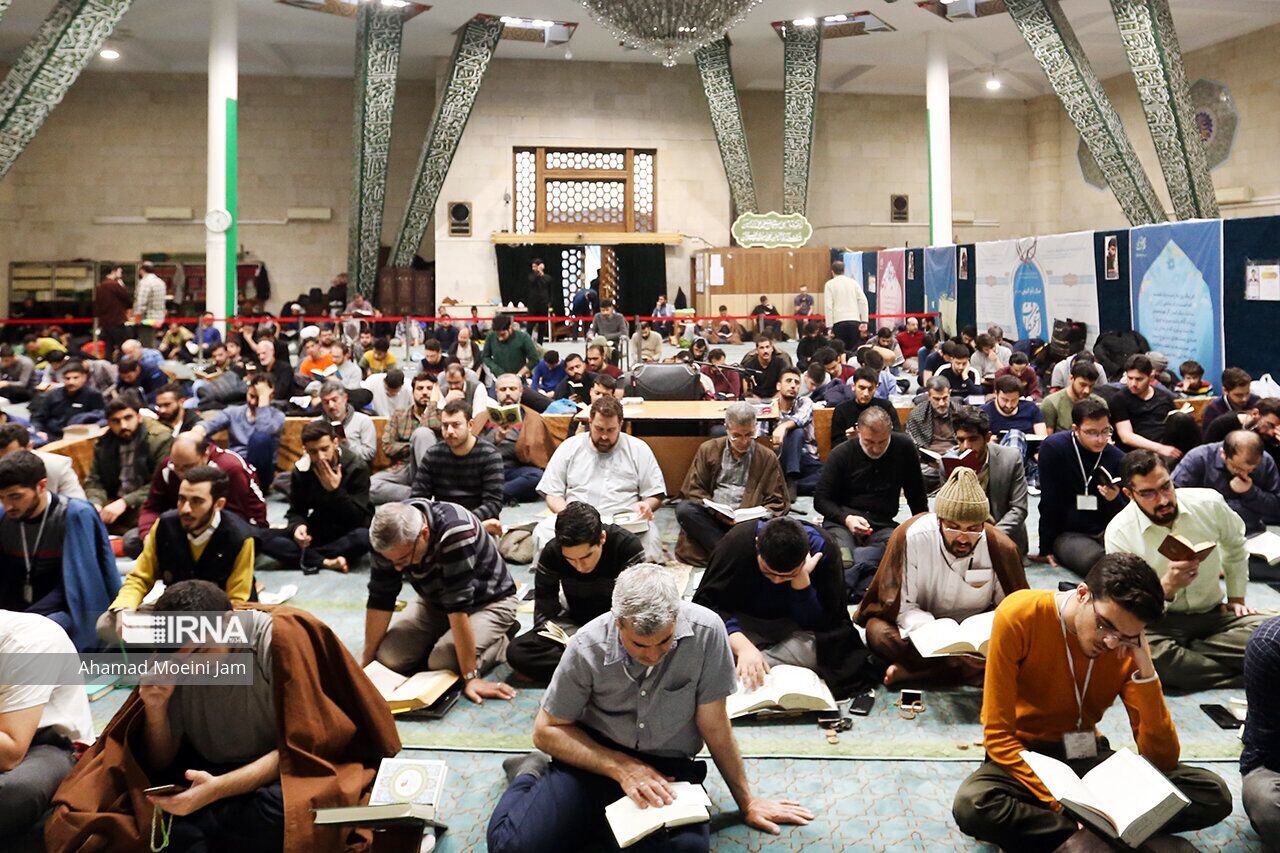 اعتکاف دانشجویی در دانشگاه تهران