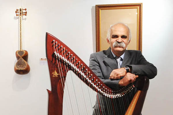 عبدالله عباسی، سازنده و نوازنده چنگ و تار